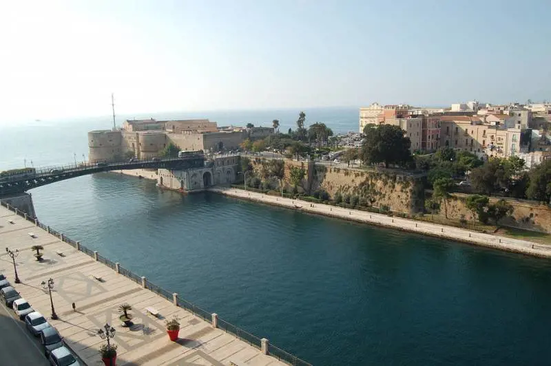 "Taranto annessa alla Basilicata": parte la raccolta firme