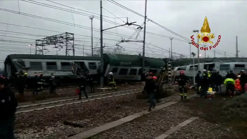 Treno deragliato, pure chi non era a bordo chiede i danni