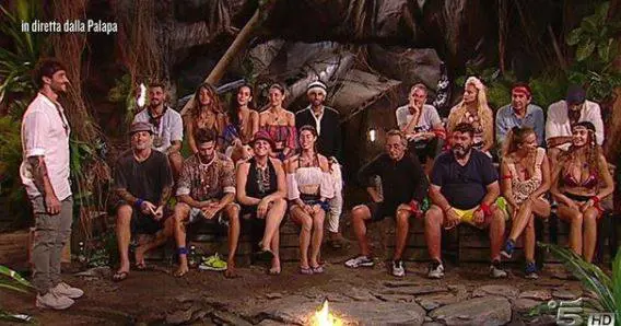 Isola dei Famosi, la rivelazione choc della Henger: "Monte ha portato la droga sull'Isola"