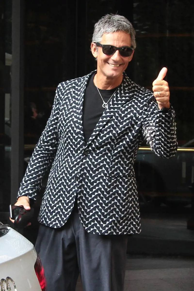 Fiorello chiama al telefono Baglioni: "Accetto l'invito, vengo al Festival"