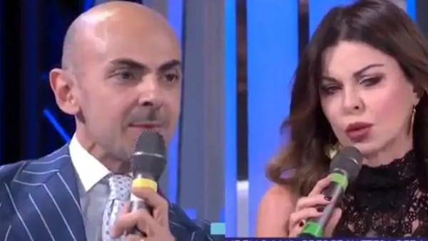 Parietti-Miccio, lite in diretta: "Alle 4 di pomeriggio ti vesti come a Capodanno"