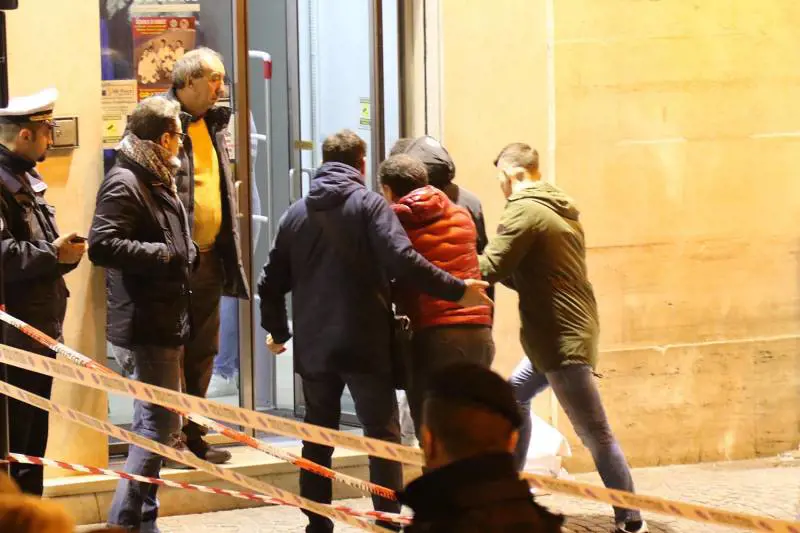 Il gioielliere napoletano è indagato per omicidio. La pista degli albanesi