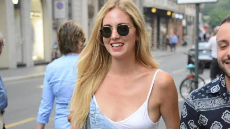 La Ferragni rinuncia all'Oscar: complicazioni della gravidanza