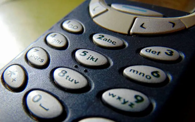 Se per rubare un auto basta un 3310