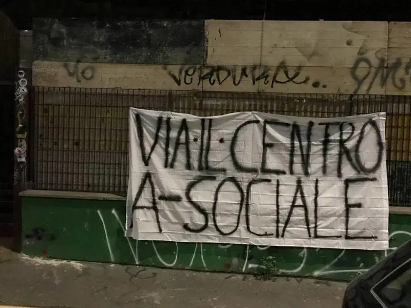 "Evita lo sgombero". Ennesimo regalo di Sala agli antagonisti