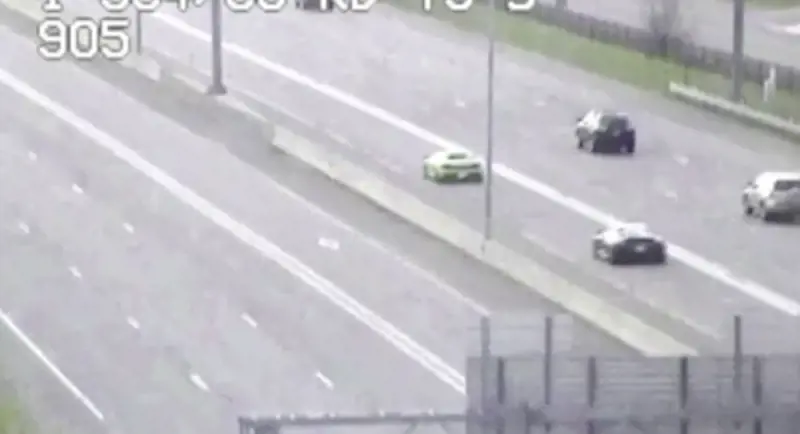 Folle inseguimento a 200km: ​coivolte quattro supercar