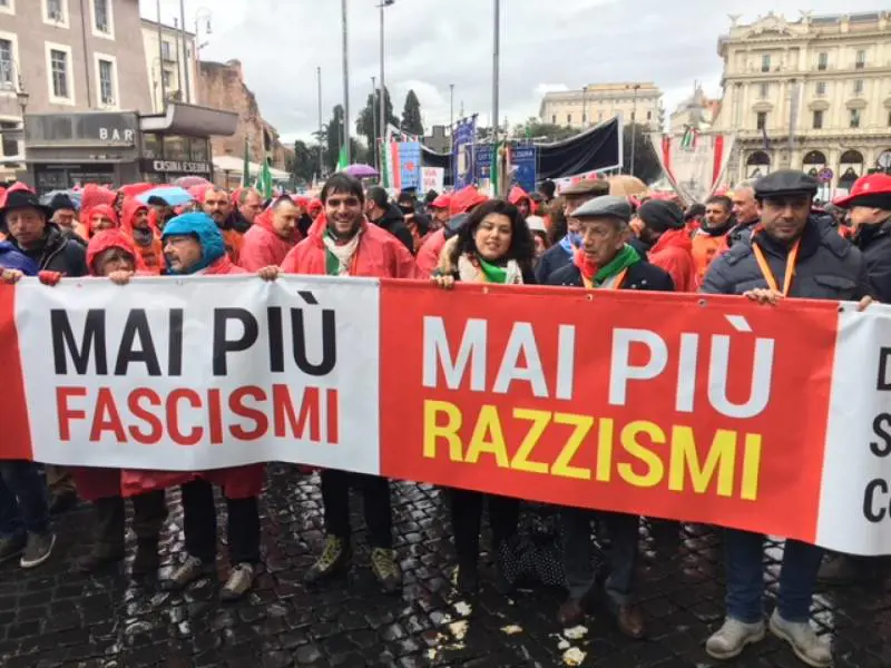 Amnesty si schiera con l'Anpi per controllare i poliziotti