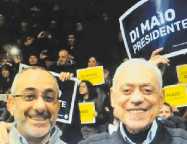 Due parroci a 5 Stelle in prima fila per Luigi. Chiesa in imbarazzo