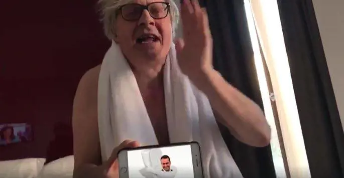 Elezioni, Sgarbi attacca Di Maio: "He's a shit, fa solo ca..."