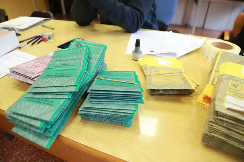 Sulle schede per le Regionali non c'è il bollino anti-frode