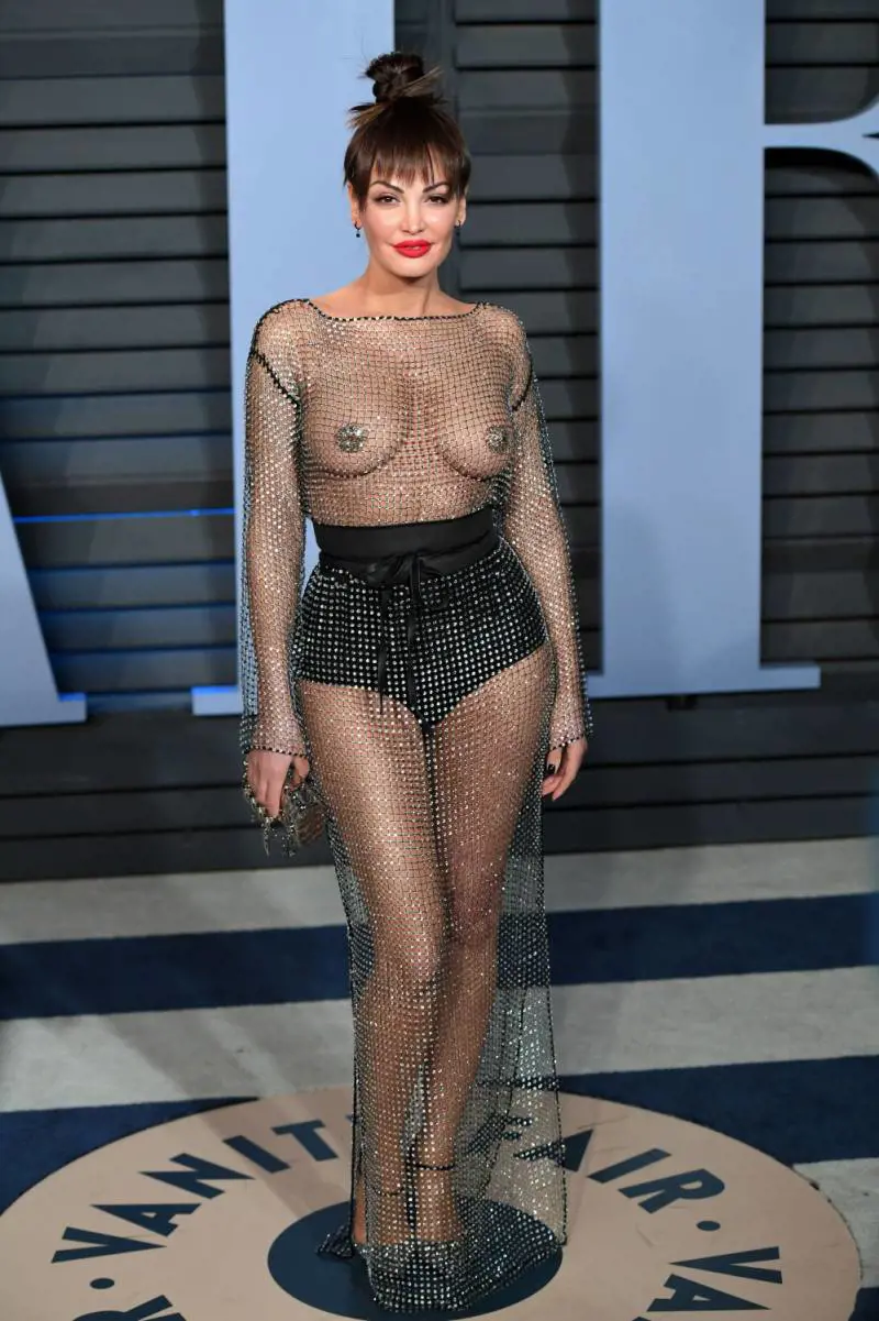Il look hot di Bleona Qereti fa scalpore agli Oscar