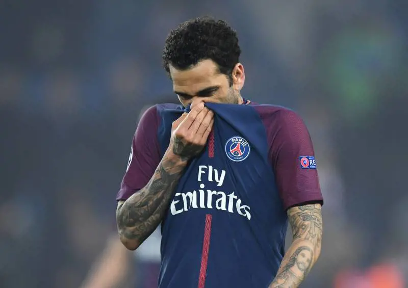 Dani Alves, debacle al Psg: i tifosi della Juventus scatenati sui social