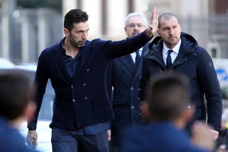 Firenze abbraccia Astori. L'ultimo saluto al capitano