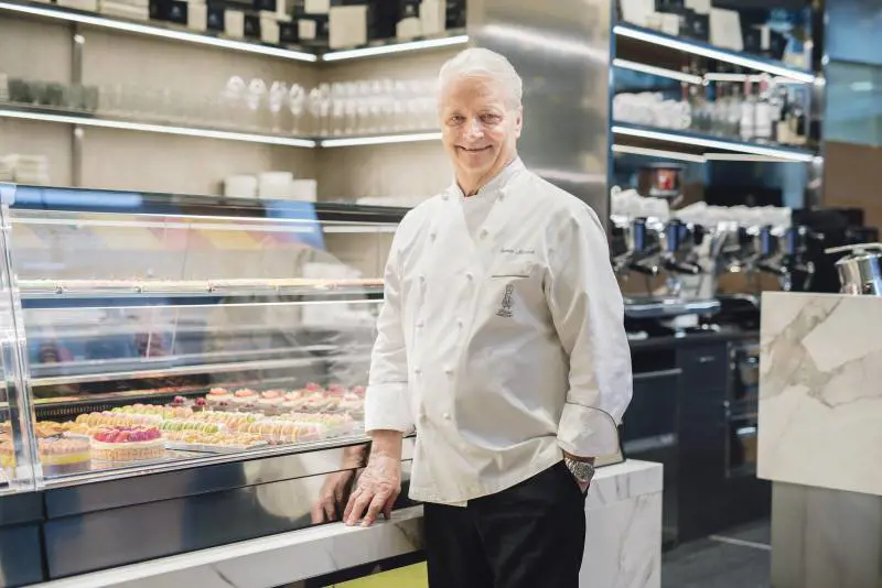 Il maestro dei dolci ora sbarca a Milano: Massari apre in Duomo
