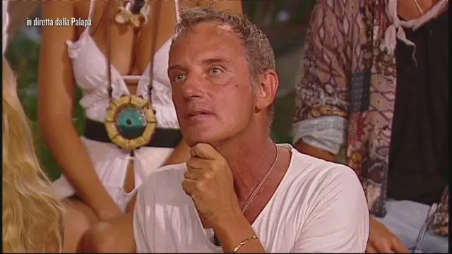 Isola dei Famosi, Craig: "Naufrago per pagare le cure del mio fidanzato"