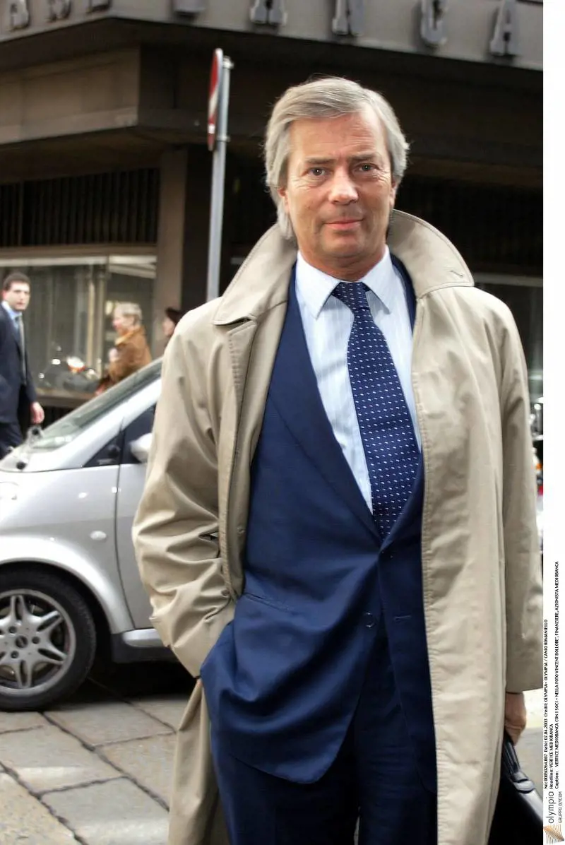 E Singer spedisce l'ultimatum sulla rete