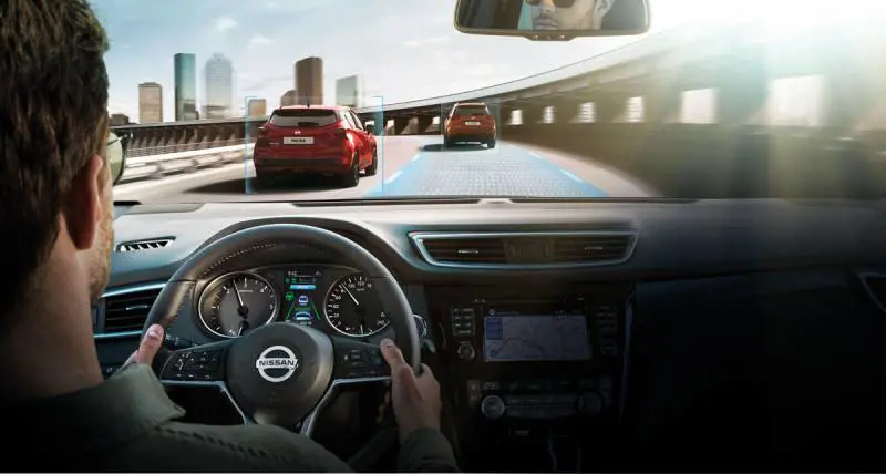 Brexit, Nissan cancella gli investimenti nel Regno Unito