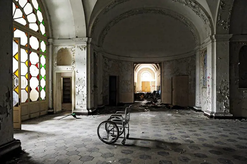 Tra ricette e sedie a rotelle Il fascino disperato della casa dei matti