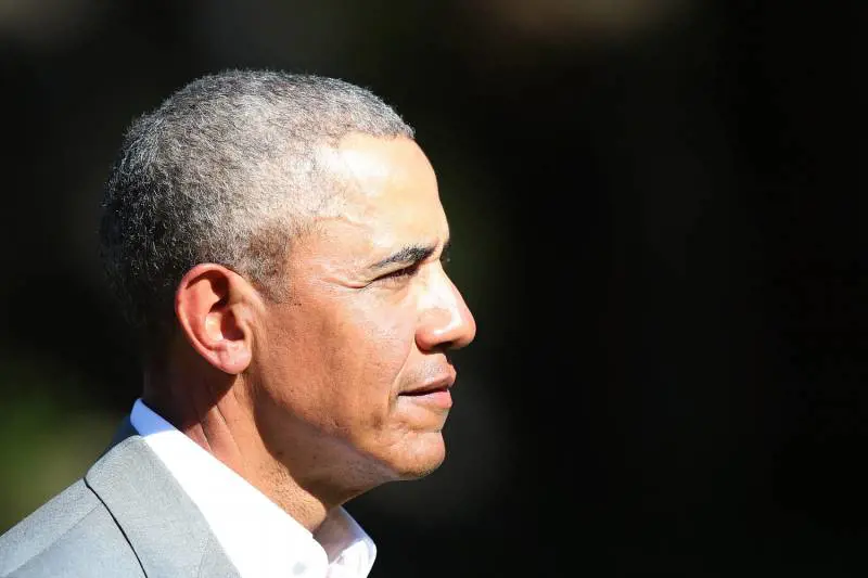 Obama firma con Netflix Produrrà film e fiction