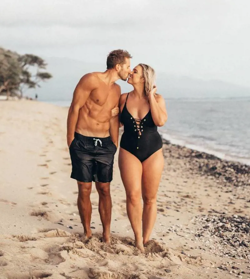 "Perché uno così bello sta con te?", la risposta della modella curvy