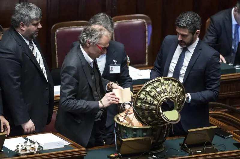 Camere, scontro sui presidenti: i partiti votano scheda bianca