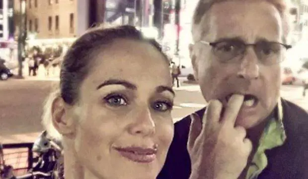 Sonia Bruganelli provoca: "L’aereo privato è figo, la metropolitana no"