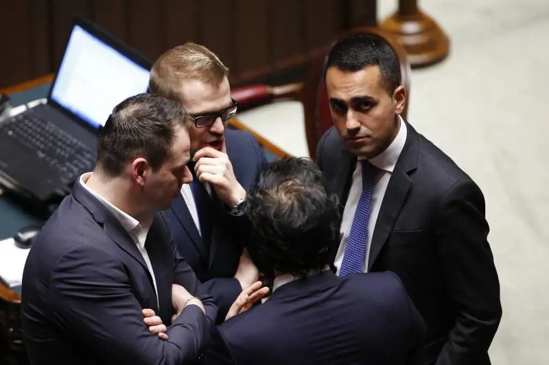 Di Maio in un vicolo cieco. E si aggrappa al Pd