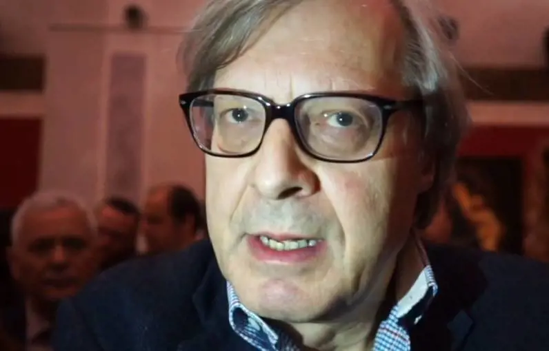 Sgarbi attacca Clooney: "Per le sue riprese manomissioni prepotenti a Sutri"
