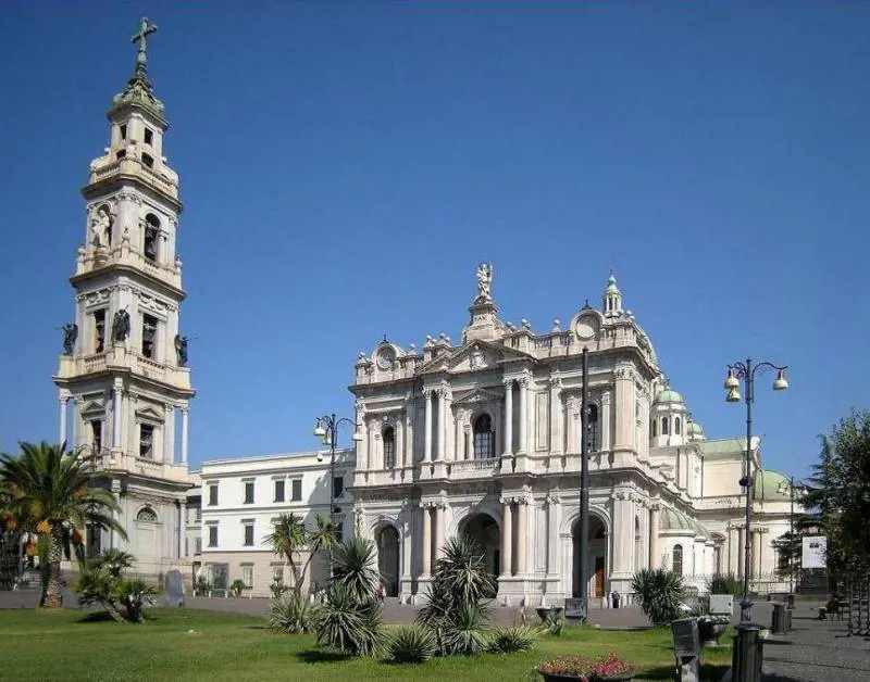 Serbo ruba i soldi al Santuario di Pompei