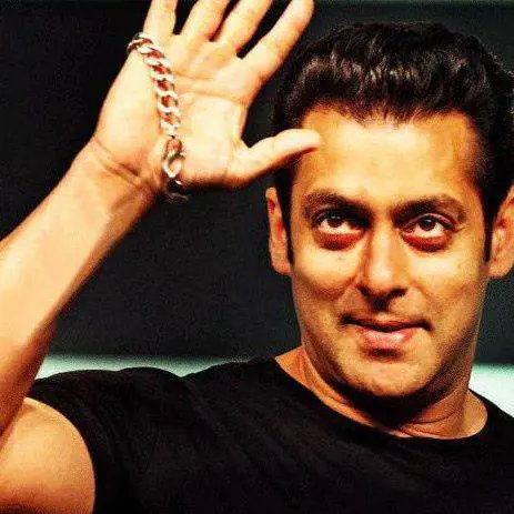 Attore indiano Salman Khan condannato a cinque anni di carcere