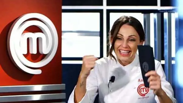 Anna Tatangelo vince Celebrity MasterChef e dona metà premio alla fondazione della Hunziker