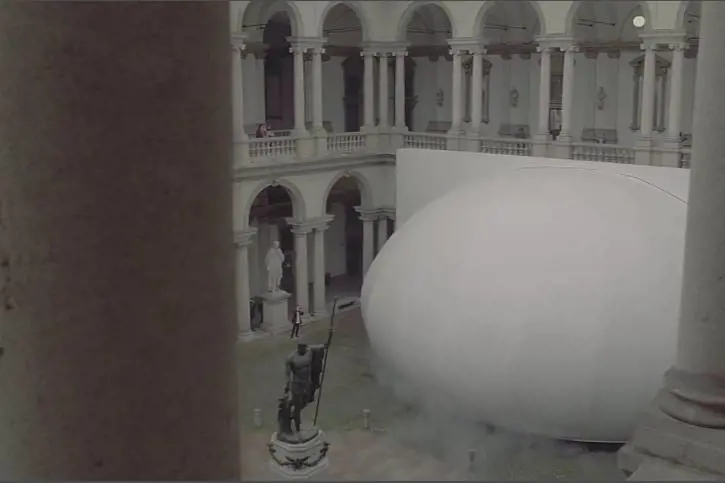 Panasonic stupisce Brera. Al palazzo c'è Transitions