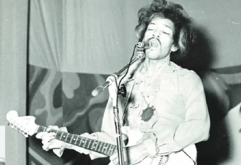 Verdone fan di Hendrix. "Il concerto al Brancaccio mi ha cambiato la vita"