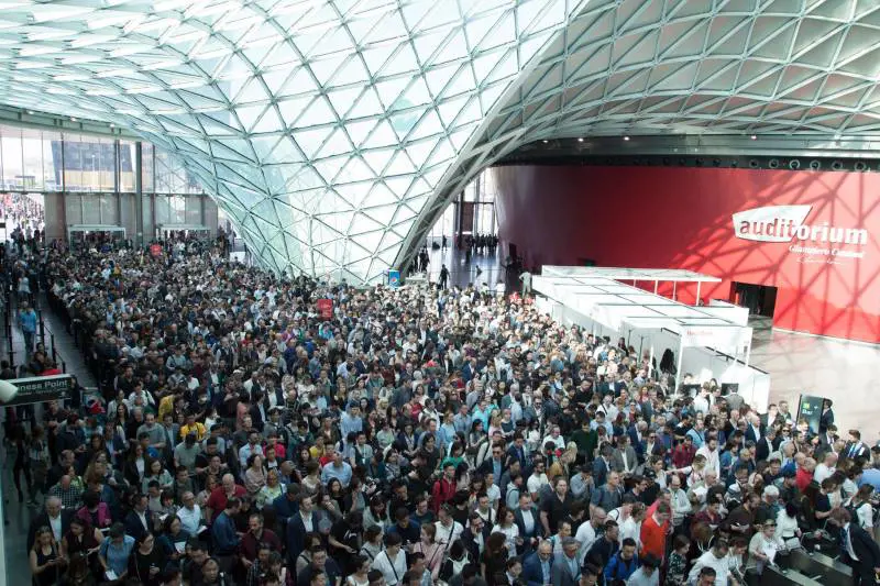Salone del Mobile, è record: oltre 430mila presenze. Claudio Luti: "Hanno vinto qualità e creatività"