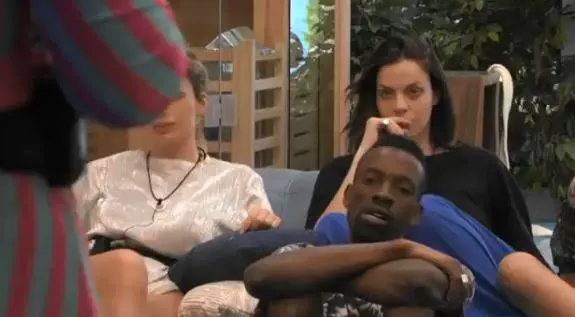 Gf, dopo il durissimo scontro tra Aida Nizar e Baye Dame la produzione manda un comunicato