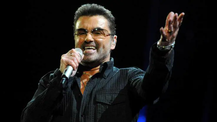 George Michael lascia l'eredità a sorelle e cari: escluso il fidanzato dal testamento
