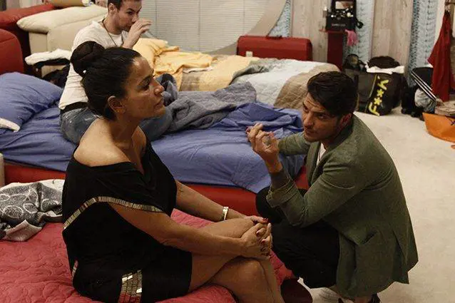 Gf, Aida mette la marmellata sulla pizza. E Favoloso sbotta: "Come ca... sulla Sagrada Familia"
