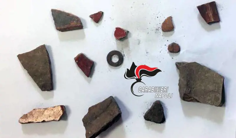 Pompei, rubano reperti agli Scavi: arrestati turisti francesi