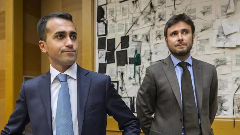 Di Maio sconfessato: "Ma dopo di lui ci può essere solo Di Battista"