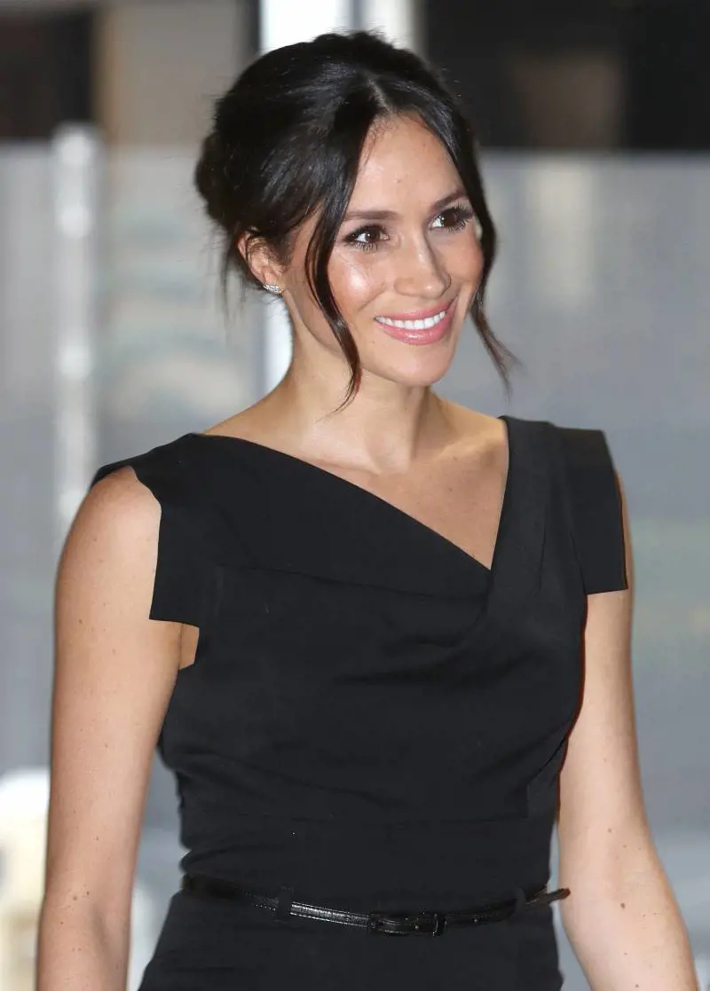 Meghan nella gabbia dorata dei Windsor. Ora la sfida sarà far sentire la sua voce