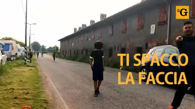 I nomadi sulla pista ciclabile Minacce e insulti ai ciclisti