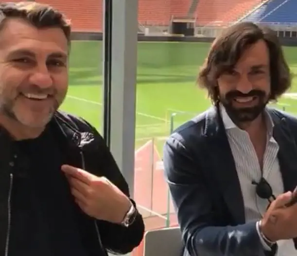 Vieri imita Pirlo, lui si offende. Ma è tutto uno scherzo