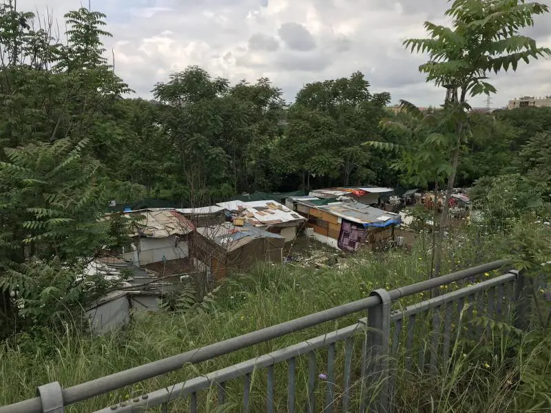 Roma, invasione di campi rom. I residenti: "Siamo accerchiati"