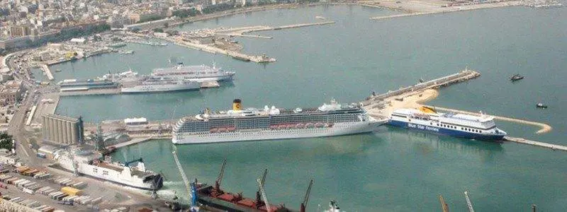 Quei dieci furbetti del cartellino al porto di Bari