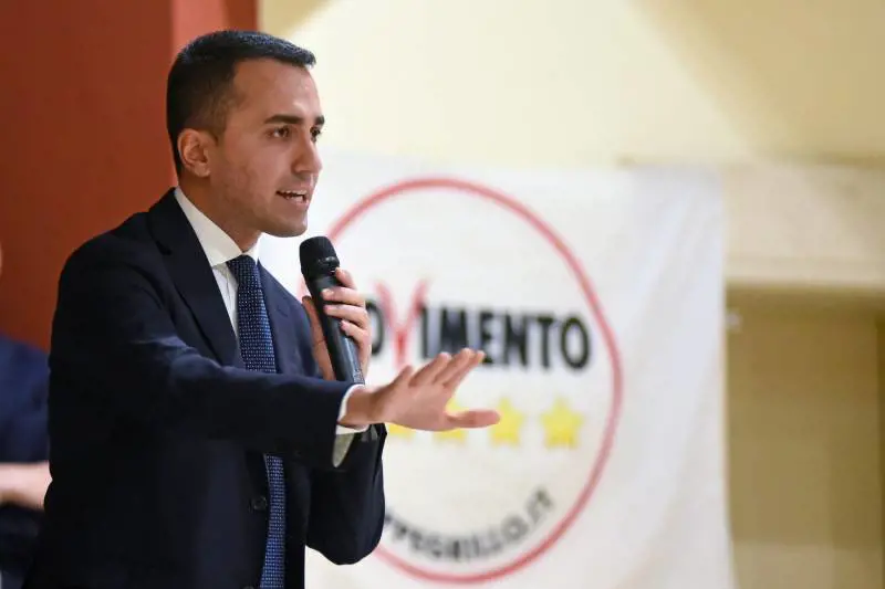 Di Maio blinda la sua scelta. Ma il M5s è già in subbuglio