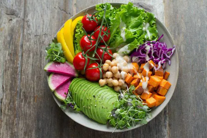 Dieta mediterranea: utile contro lo smog