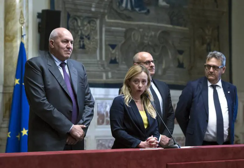 Savona, Meloni con Salvini: "No a ingerenze del Colle"