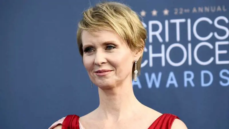 Cynthia Nixon vuole sfidare Cuomo ma ha solo il 5% degli iscritti dalla sua parte