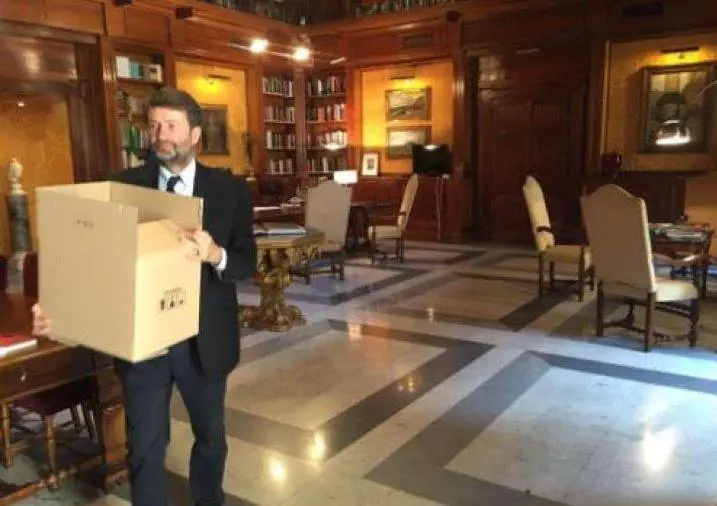 Franceschini lascia il ministero con gli scatoloni