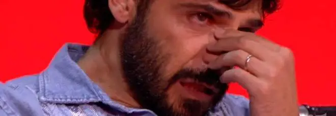 Amici, Marco Bocci in lacrime dopo la sorpresa di Laura Chiatti